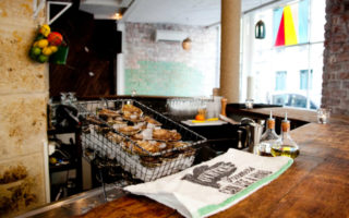 10 Favorite Wine Bars in Paris