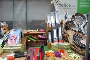 Take Care with the Knives: Videlice Knives Sold at Paris Markets & Online