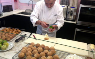Profiterole Chérie: A Paris Boutique Where it’s All About Profiteroles