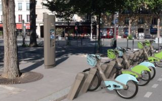 Biking in Paris: The Scoop on the New Vélibs