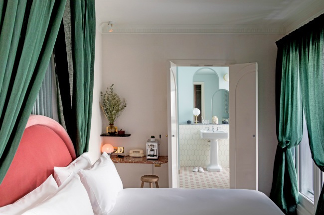 Hotel des Grands Boulevards: The Latest from the Experimental Group