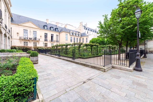 apartment for sale in Paris