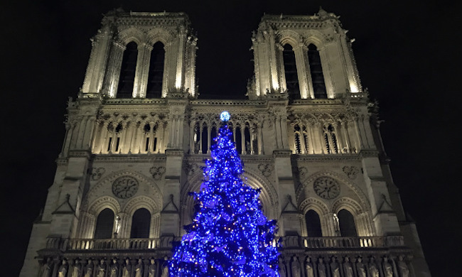 Sprinkle Some Holiday Sparkle into your Paris Life