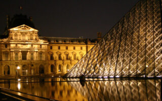 Love in the Louvre
