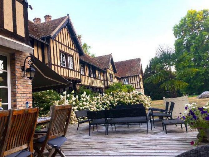 For Sale: Fabulous Manor House 45 Minutes from Paris