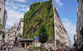 An Extraordinary Christmas Tree Inspired by Paris’s Commitment to Sustainability