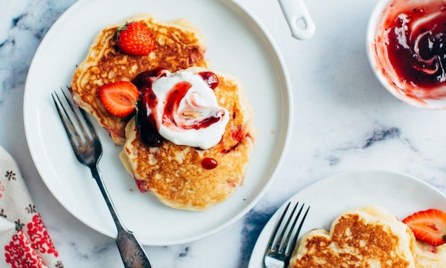 Book Review: Let Them Eat Pancakes by Craig Carlson
