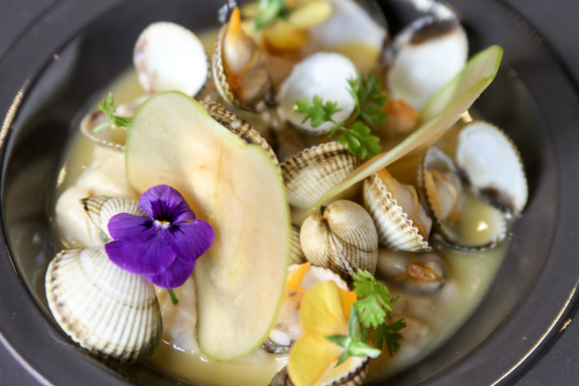 Paris Restaurants: (V)ivre, Zebra, Brasserie Lorraine, Le Bistrot du Peintre, Nomicos
