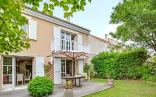 For Sale: Modern 4 Bedroom House in Rueil-Malmaison
