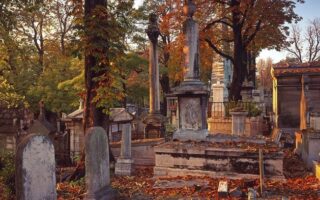 Author Carolyn Campbell on City of Immortals, Père-Lachaise Cemetery