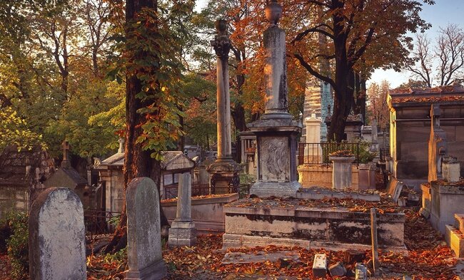 Author Carolyn Campbell on City of Immortals, Père-Lachaise Cemetery