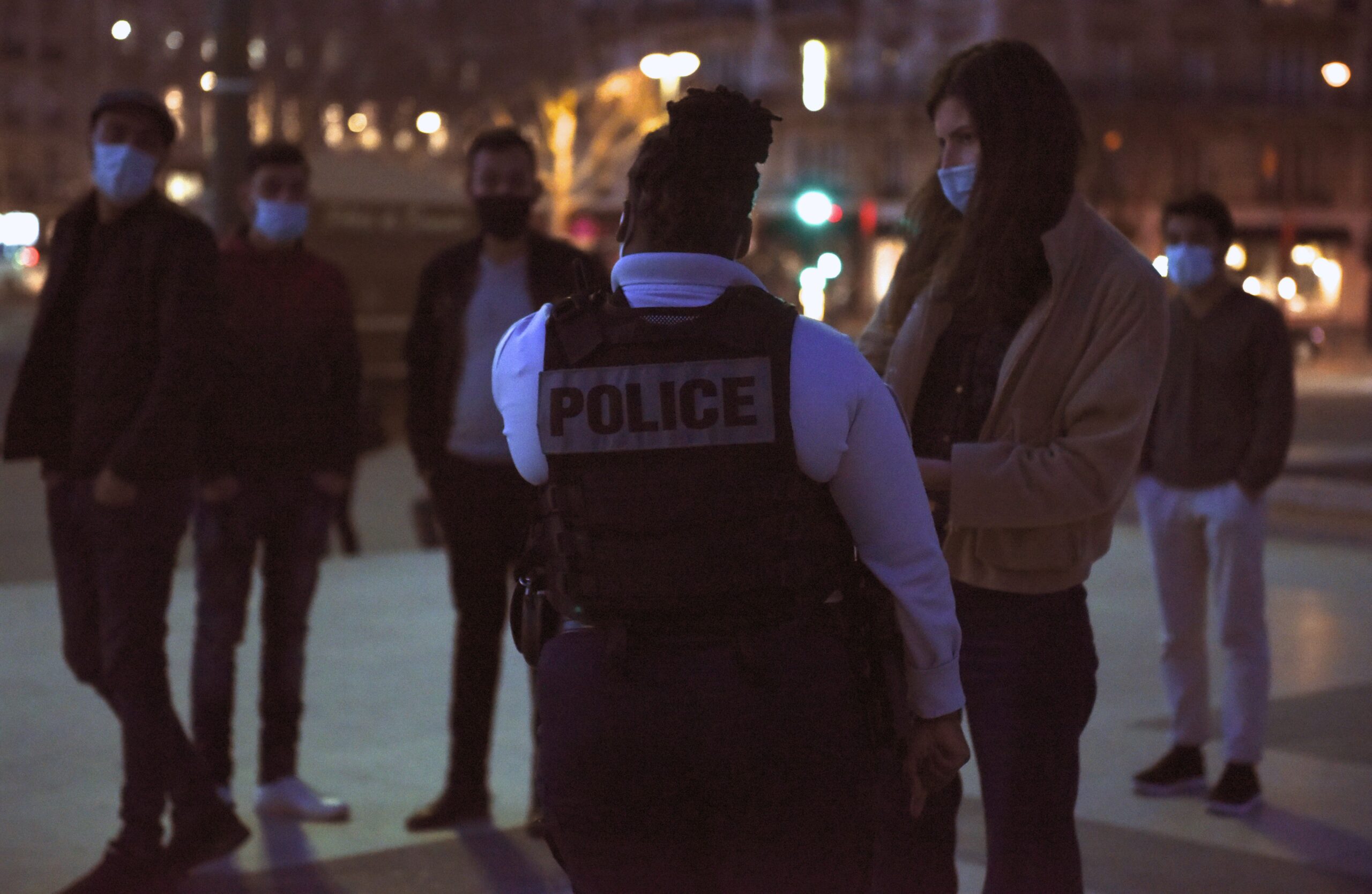 Attestations are necessary. The police are patrolling.
