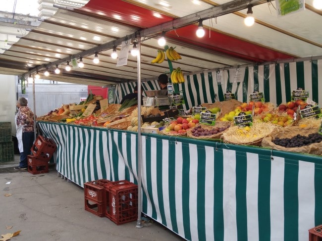 The street market at Place Monge.