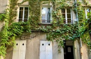 For Sale: Charming Studio in the Heart of Montmartre