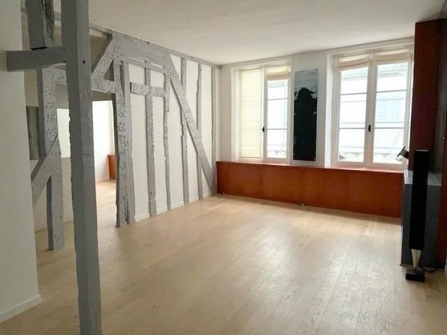 For Sale: Four-Room Apartment with Balcony in St Germain