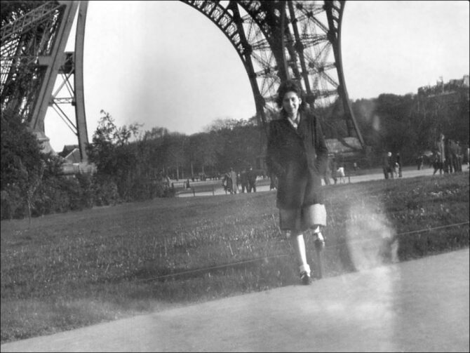 Sinners and Saints: Ghostly Celebrities of the Seine