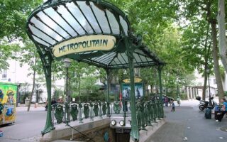 Flâneries in Paris: Explore the Abbesses Quarter in Montmartre