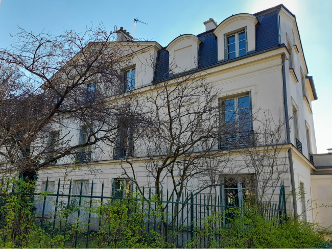 Exterior photo of chateau des Brouillards