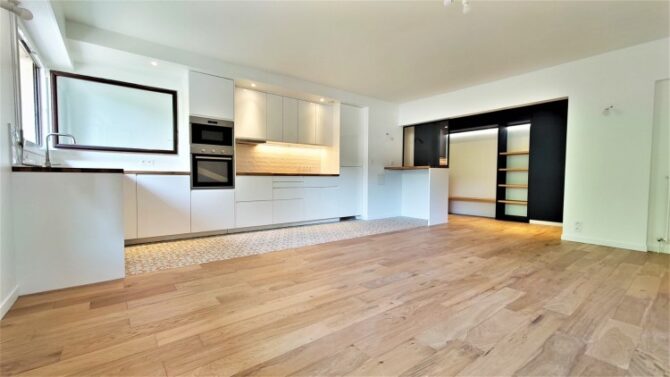 For Sale: 3-Bedroom Family Apartment Without Vis-à-vis