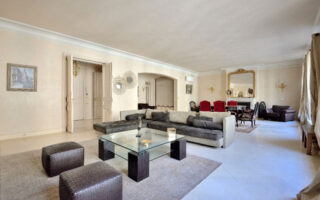 For Sale: Haussmannian Flat in the Golden Triangle
