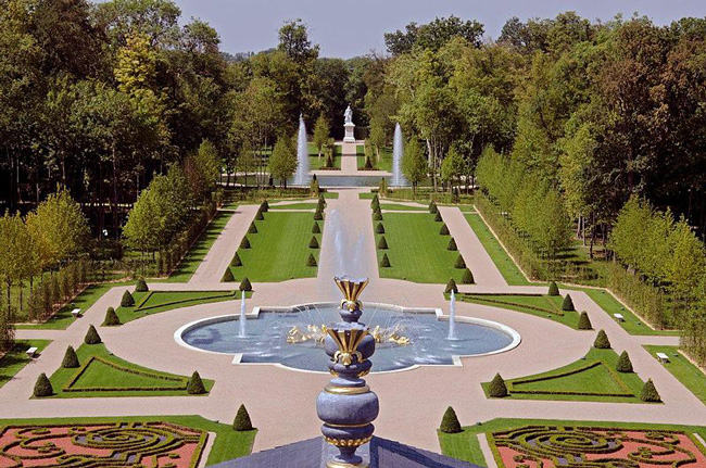 Garden of Château Louis XIV — Louveciennes