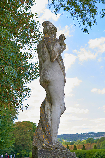 Allégorie de la Mer, marble, 18th century.