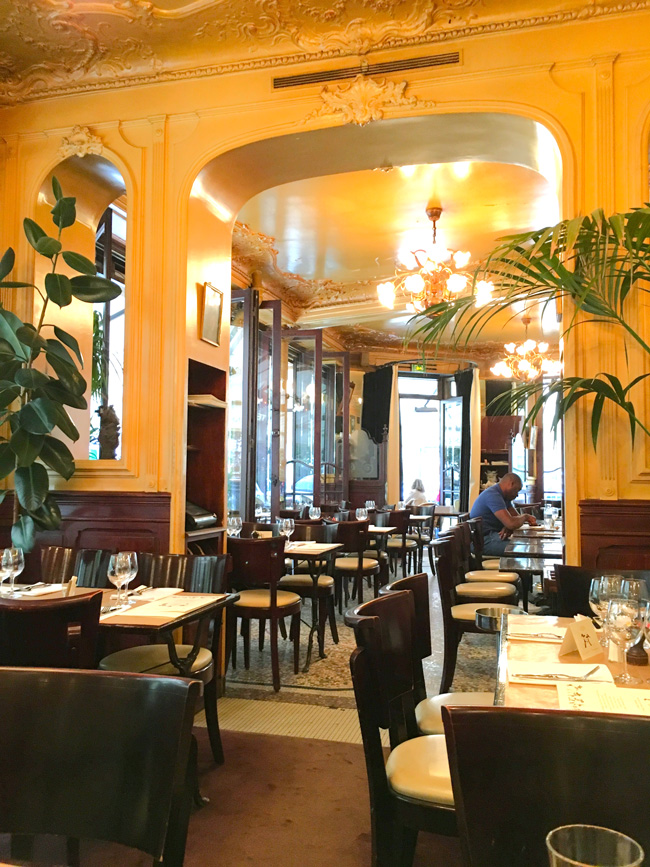 Le Square Trousseau
