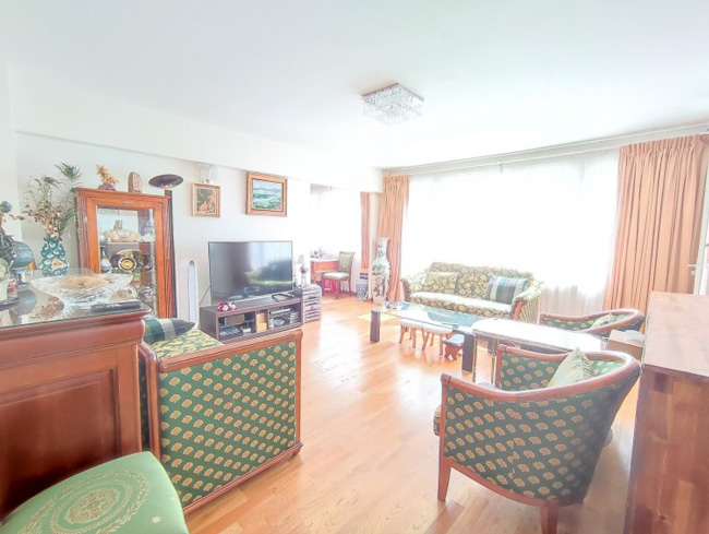 For Sale: Charming 2-Bedroom Near Canal Saint-Martin