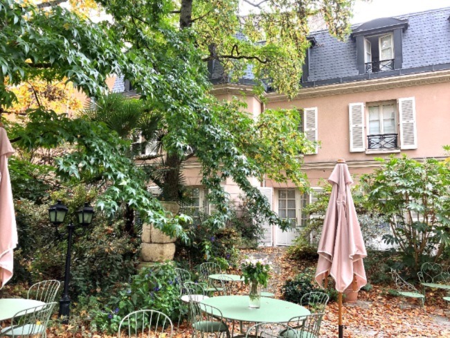 Explore the Rue du Cardinal-Lemoine on the Left Bank