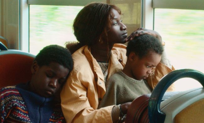 Film Review: Un Petit Frère (Mother and Son)