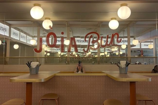 JÒIA BUN: The Famous Burgers of Chef Hélène Darroze