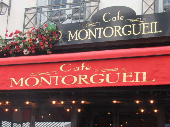 Flâneries in Paris: Rue Montorgeuil