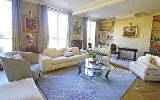 For Sale: Apartment with a Studio near Parc Monceau