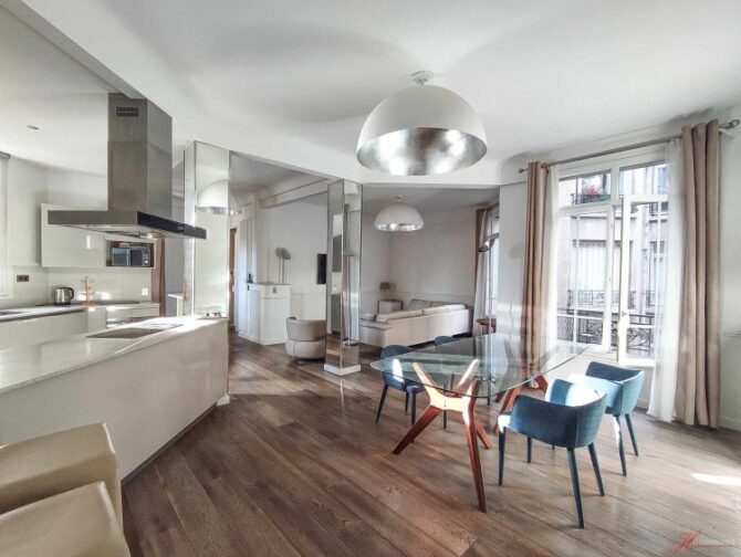 For Sale: Luxurious Apartment on Avenue Raymond Poincaré