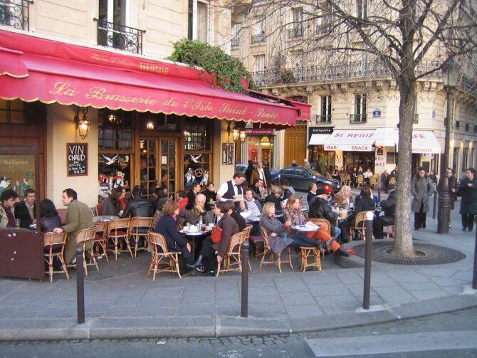 Top 10 Parisian Terraces to Enjoy this Summer