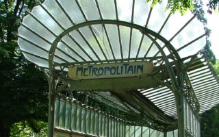 Flâneries in Paris: Art Nouveau Discovery near Place Victor Hugo