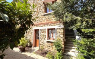 For Sale: Charming home 5 minutes from the Seine