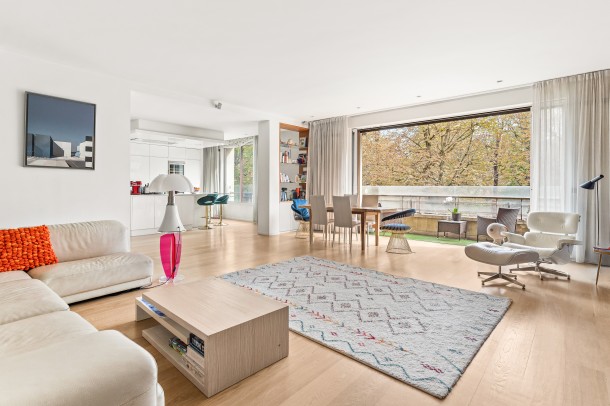 For Sale: 4-Bedroom Apartment in Paris