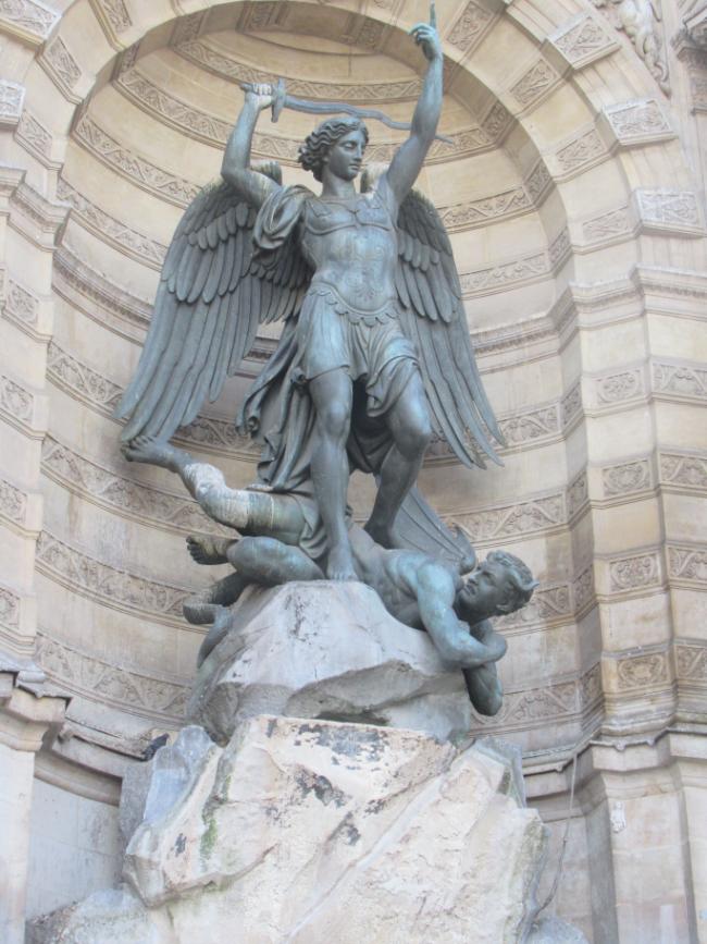 Fontaine St Michel 1
