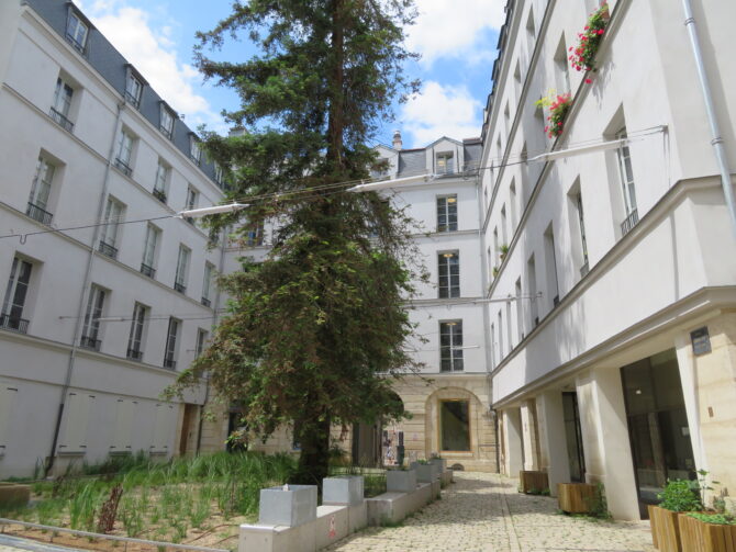 Timeless Marais: Explore the Village Saint-Paul