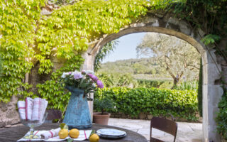 8 Reasons the World’s Most Discerning Collectors Keep This French Antiques Source Quiet