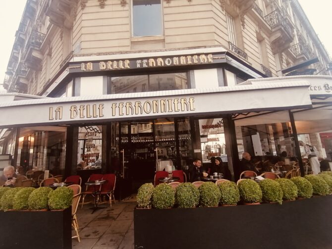 Coffee with Leonardo da Vinci: A Parisienne’s Café Adventures
