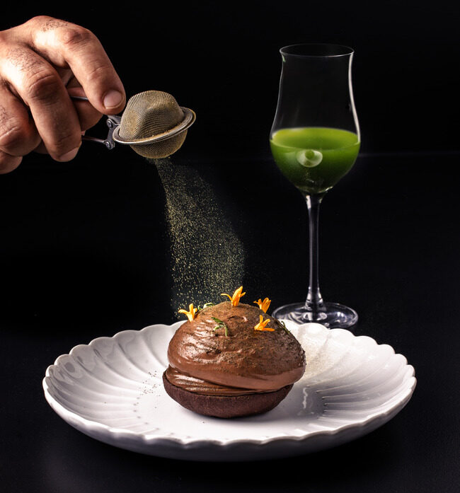 Aldehyde - Dessert chocolat tagète.jpg ©IlyaKazan
