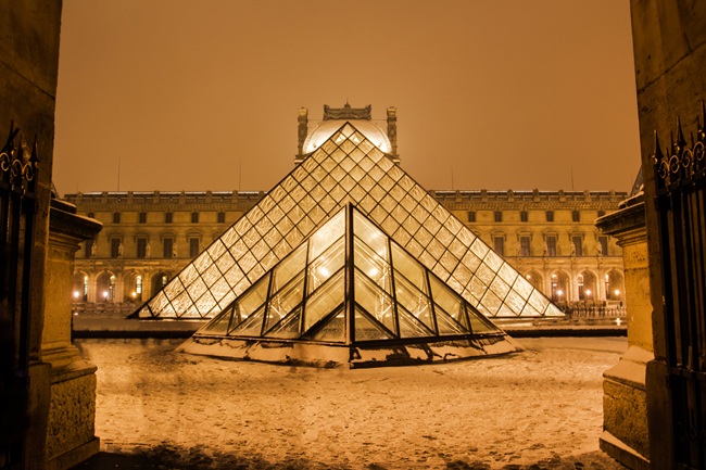 Elaine Sciolino Brings the Louvre to Life