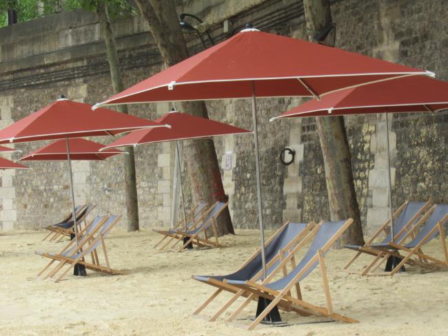 Flâneries in Paris: A Stroll Through Paris Plages