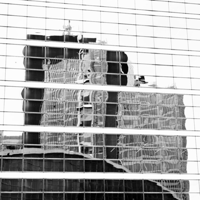 The Reflective Art of La Défense