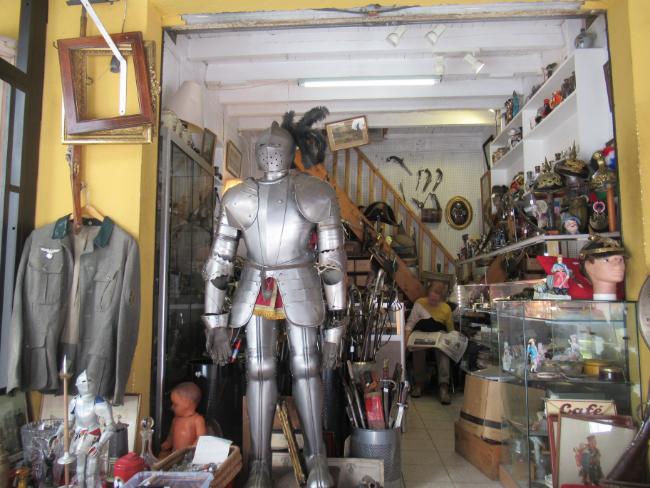Explore the Famous Puces de Saint-Ouen