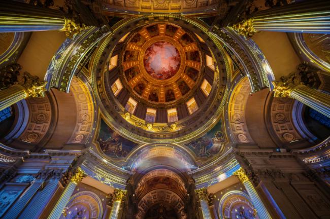 Aura Invalides: An Unusual Night out in Paris