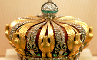 Priceless Crown Jewels Stolen from the Louvre