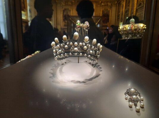 The Louvre’s Stolen Jewels: A Tale of Queens and Empresses...